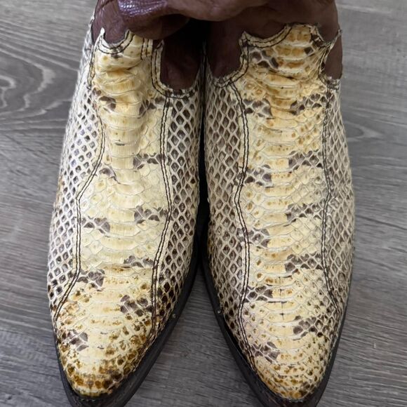 Dingo-1969 Women's Brown and Tan Boots - Picture 6 of 8